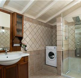 3 bedroom villa with heated pool in Kassiopi, Corfu, sleeps 6